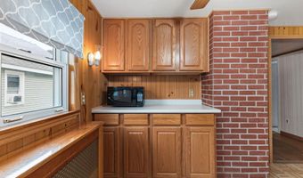 39 Fern Ave, Albany, NY 12205