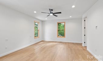 31 Grindstaff Dr, Asheville, NC 28803