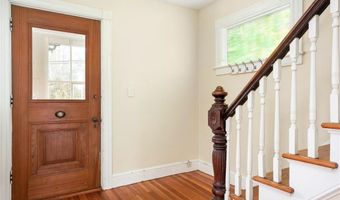 5 Cummings Rd, Newport, RI 02840