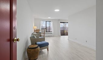 1581 N COLONIAL Ter 201-X, Arlington, VA 22209