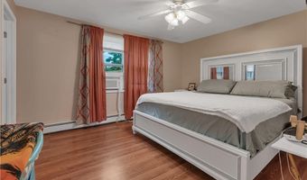 8 Gale Ct, North Providence, RI 02904