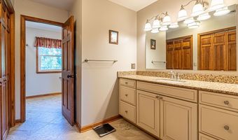 19422 Stirrup Dr, Abingdon, VA 24211