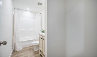 103 Bush Dr, Bonneau, SC 29431
