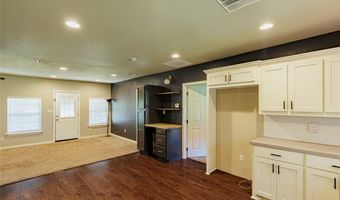 101 N Hubbard St, Alvord, TX 76225