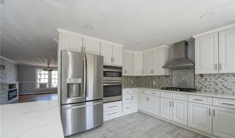 115 Sutton Ave, East Providence, RI 02914