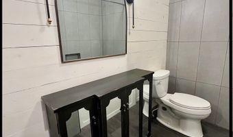 202 Bates St, Batesville, MS 38606