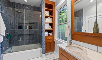 241 Washington St, Bay St. Louis, MS 39520