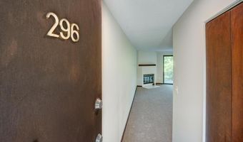 296 Brown Bear Xing 296, Acton, MA 01718