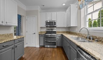 1904 Dearmon Dr, Charlotte, NC 28205