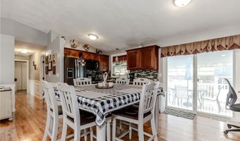 10 Pembroke Dr, Johnston, RI 02919