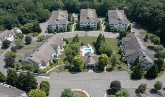 311 Still Water Cir 311, Brookfield, CT 06804