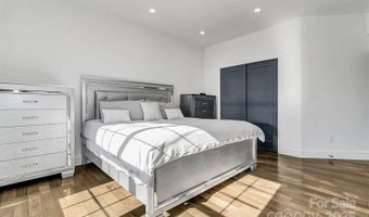 215 E Oakview Rd, Asheville, NC 28806