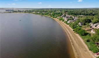 200 Narragansett Ave, East Providence, RI 02915