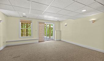 11 Village Ct 11, Colchester, CT 06415