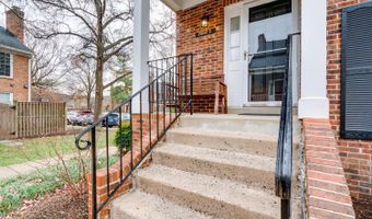 2506 E S ARLINGTON MILL Dr 5, Arlington, VA 22206