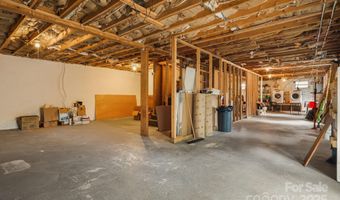 244 Mcmahon Ln, Bakersville, NC 28705