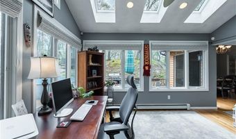 77 Lippitt Ave, Cumberland, RI 02864