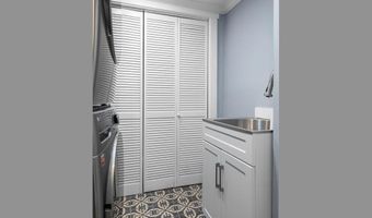 174 Seaside Dr, Jamestown, RI 02835