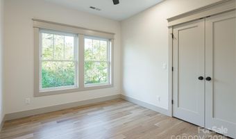 30 Acona Ln, Asheville, NC 28803