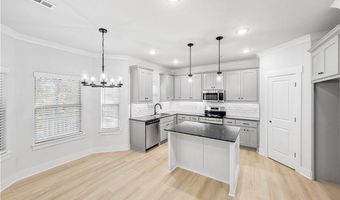 100 Selkirk Dr, Bella Vista, AR 72715