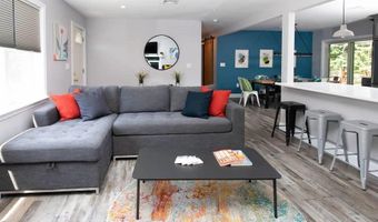 4 James St, Middletown, RI 02842