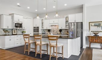 395 Castaway Dr, Bluffton, SC 29910