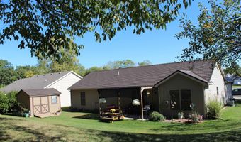 811 Thomas Dr, Angola, IN 46703
