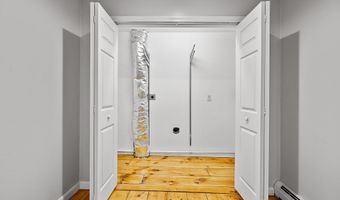 853 Oxford St S, Auburn, MA 01501