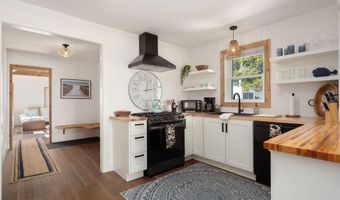 292 Narrow Shore Rd, Aydlett, NC 27916