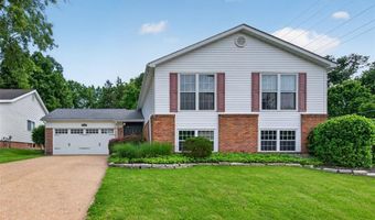100 Holly Green Dr, Ballwin, MO 63021