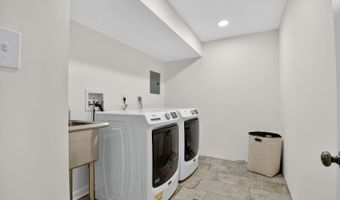 3725 KRYSIA Ct, Annandale, VA 22003