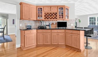 5 WEYMOUTH Ln, Coventry, RI 02816