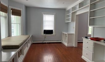67 Hall Ave, Newport, RI 02840