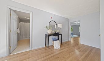 305 Rembrandt Way 305, Abington, MA 02351