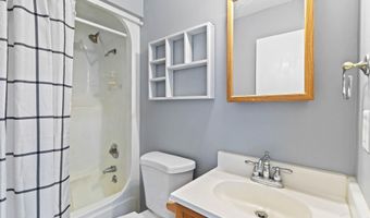 236 Beacon Ln, Atmore, AL 36502