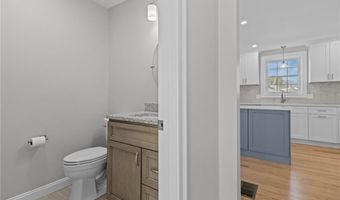 253 Central St, Lincoln, RI 02865