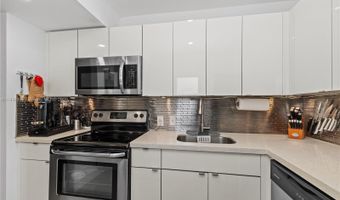 3301 N Country Club Dr 607, Aventura, FL 33180