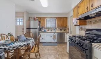 11428 Redwood St, Armona, CA 93202