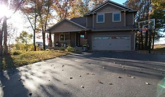 912 Sandalwood Dr, Altoona, WI 54720