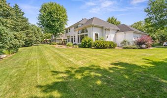 228 E THORNBROOK Ln, Appleton, WI 54913