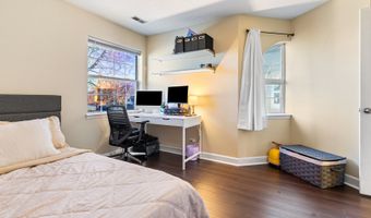 737 W Happfield Dr, Arlington Heights, IL 60004