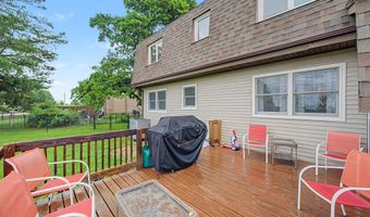 302 Village Cir, Altoona, IA 50009
