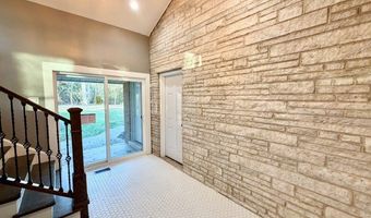 22 W070 Byron Ave, Addison, IL 60101