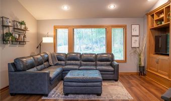 1804 Wildflower Ln NE, Alexandria, MN 56308