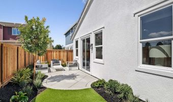 2448 MIDNIGHT Ln, Santa Rosa, CA 95403