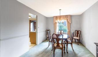 49 Paul Dr, Amherst, NY 14228