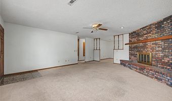 1708 Lawrence St, Bentonville, AR 72712
