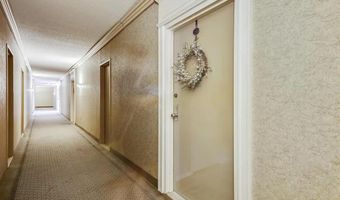 4141 N HENDERSON Rd 322, Arlington, VA 22203