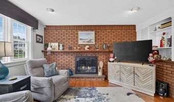 40 Cedar Rd, Clinton, CT 06413