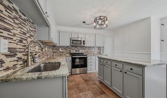 18 ARDSLEY Cir, Dover, DE 19904